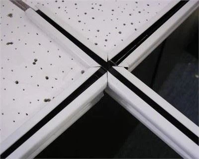 Plošča iz akustičnih mineralnih vlaken